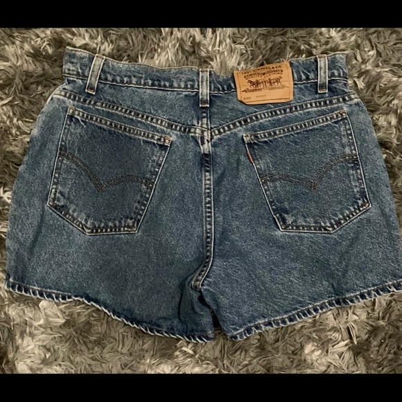 Levi’s Vintage Shorts 🌞 - Picture 3 of 4